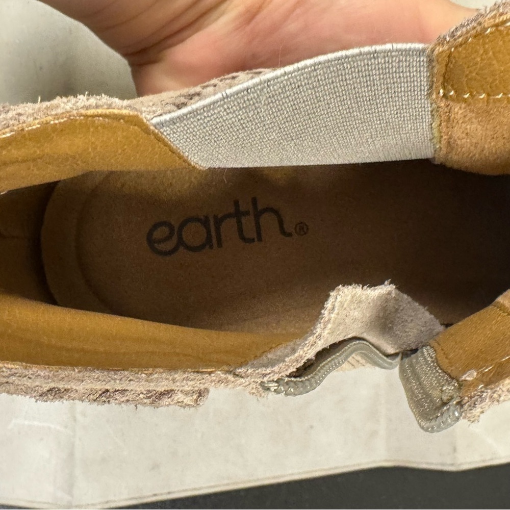 Earth Etnika Bootie, 10W, Taupe color, NWOT - Picture 14 of 15